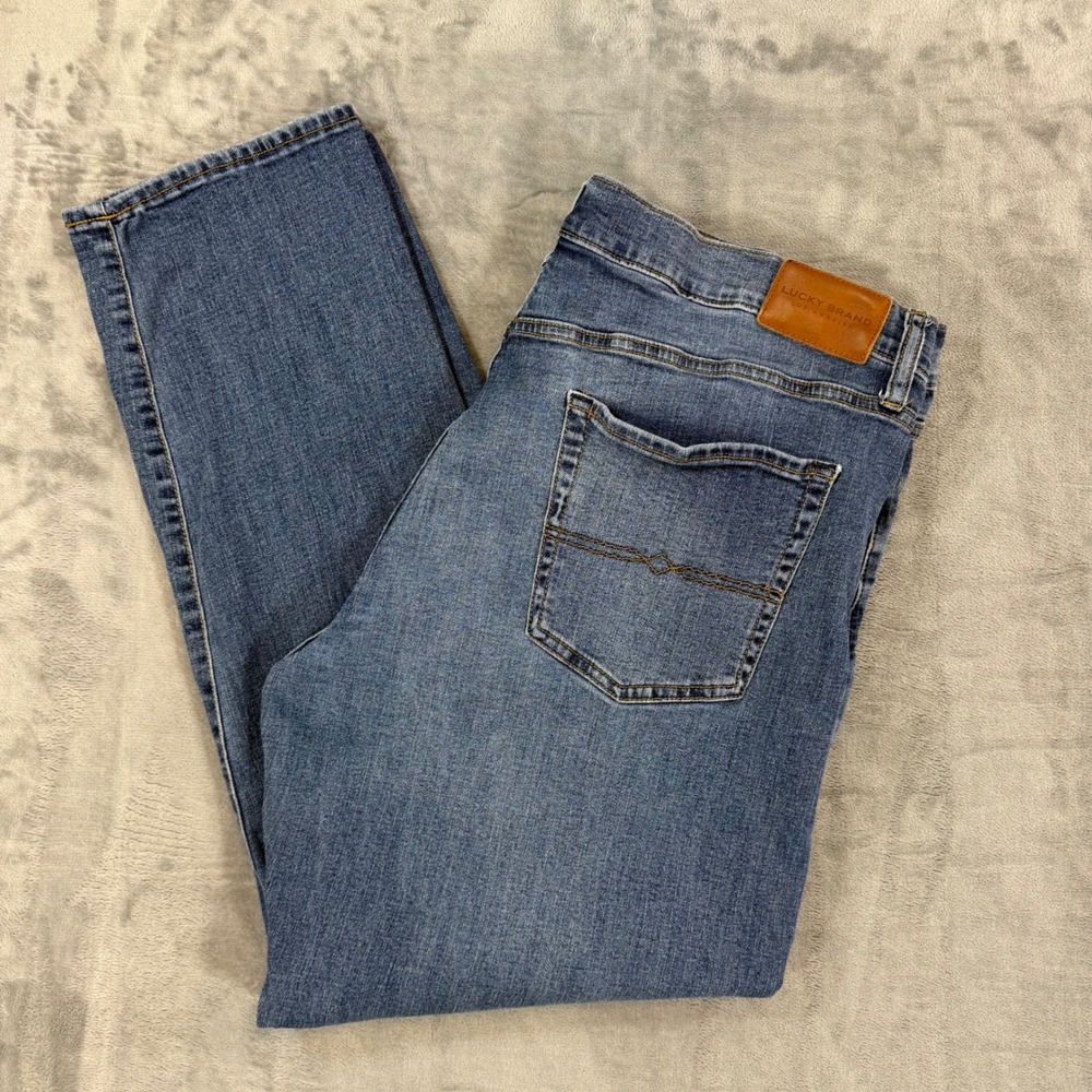 Lucky Brand 221 Straight Leg Jeans Men's Size 42x32 Blue Medium Wash Denim Pants